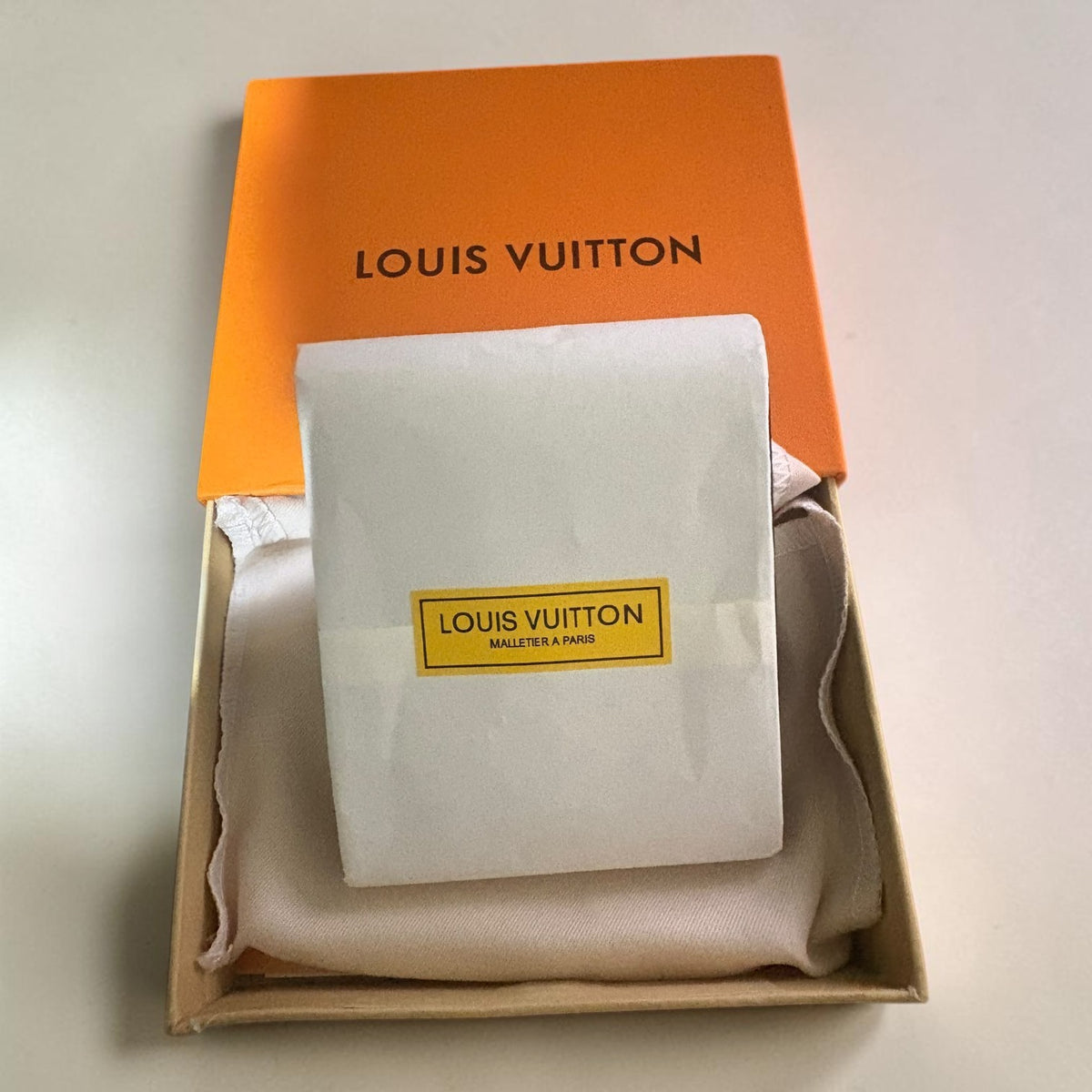 Cartera LV